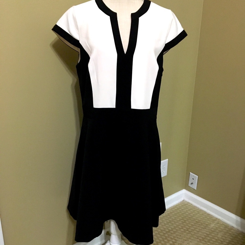 Black & cream short sleeves dress